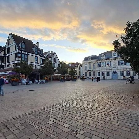 Le Clos Guivet Troyes Exteriör bild