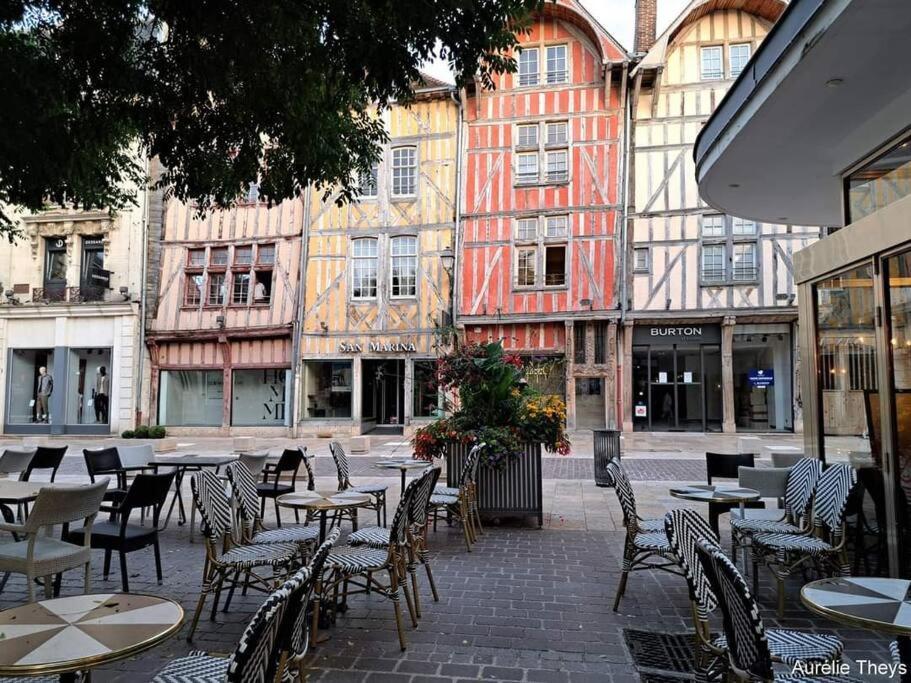 Le Clos Guivet Troyes Exteriör bild
