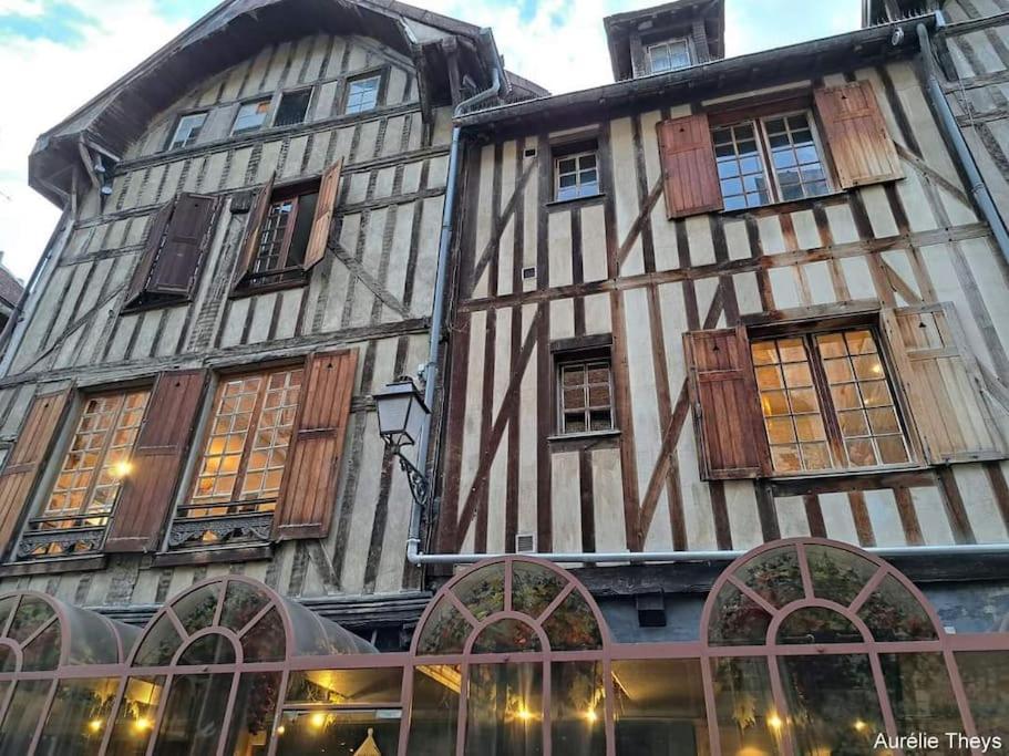 Le Clos Guivet Troyes Exteriör bild